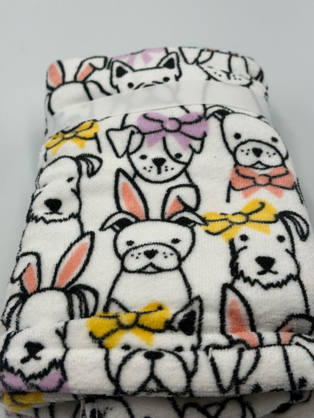 CASABA Dog & Bunny Printed Hand Towel Set - White with Yellow & Pink Accents - Picture 4 of 4
